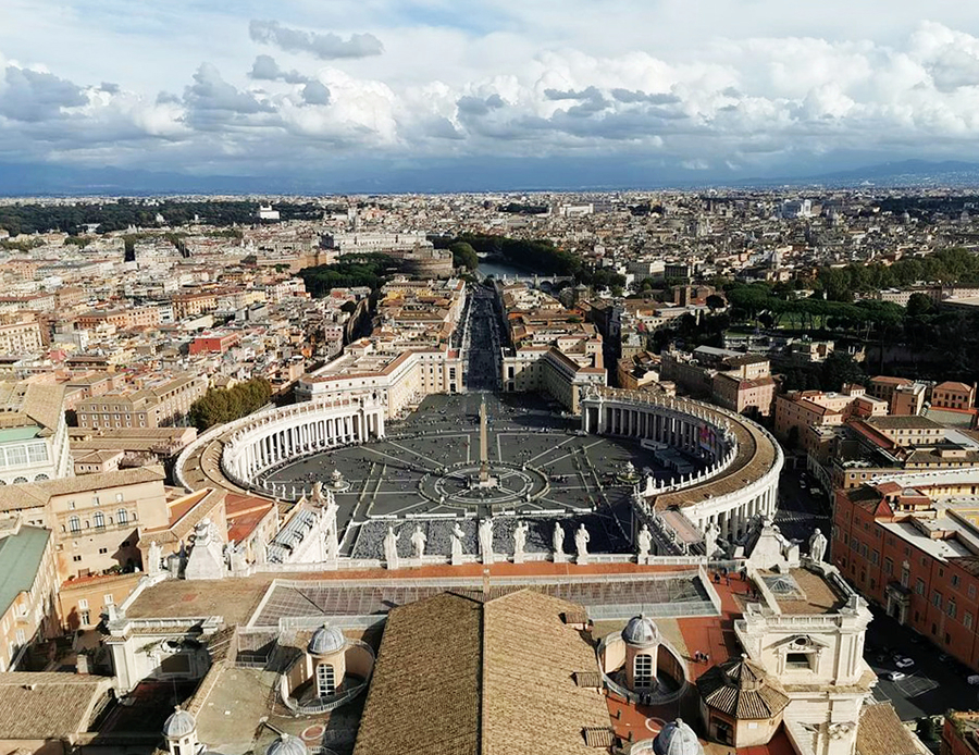 ../Images/CHIU,CHIH-JEN.Italy.St. Peter's Basilica.jpg